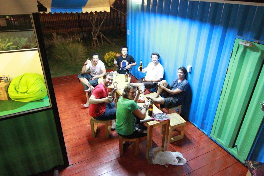 Wh Hostel Bangkok Exterior photo
